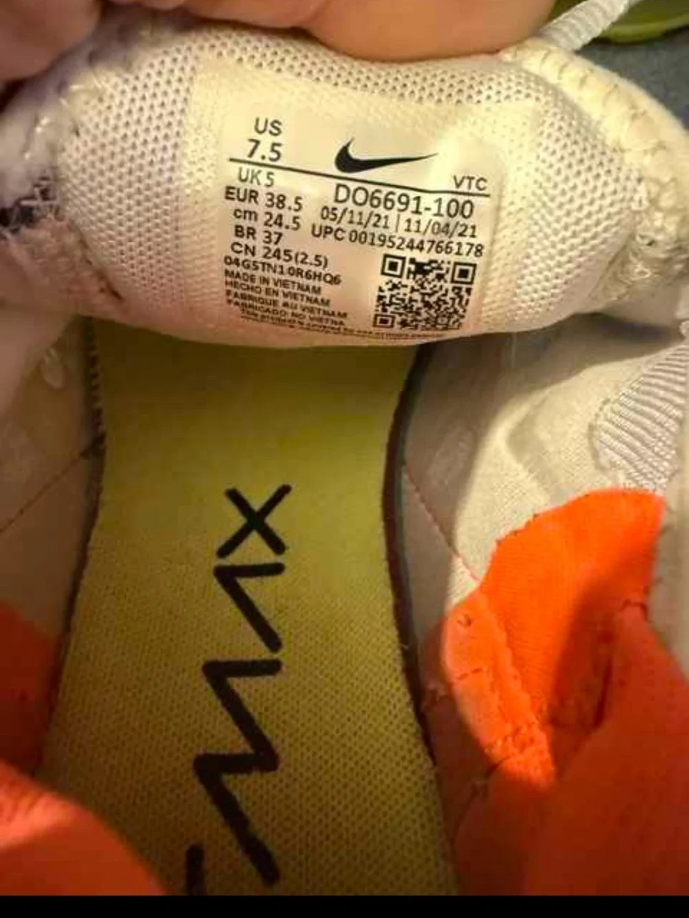 Nike Air Max 270 Sail/Volt/Blue/Orange 7.5 Women’s